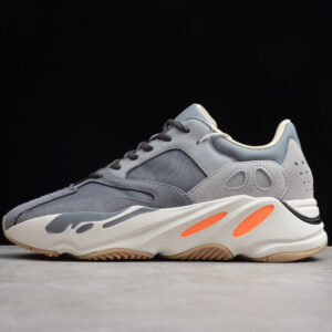 Yeezy Boost 700 Magnet FV9922